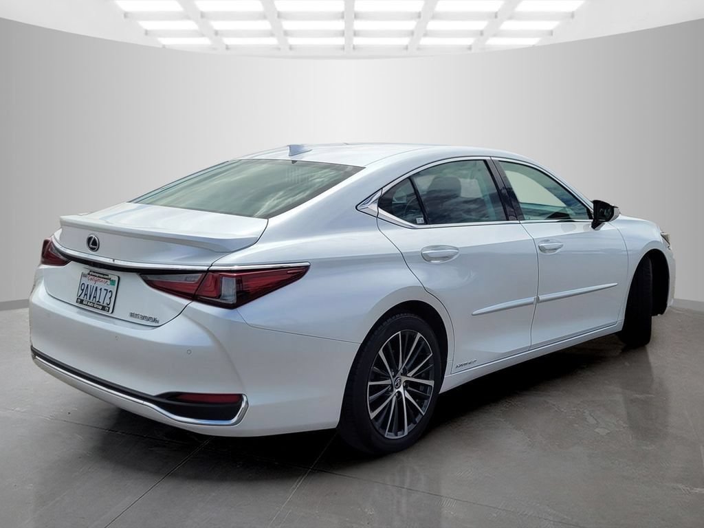 Used 2022 Lexus ES 300h w/ Premium Package FWD image 5