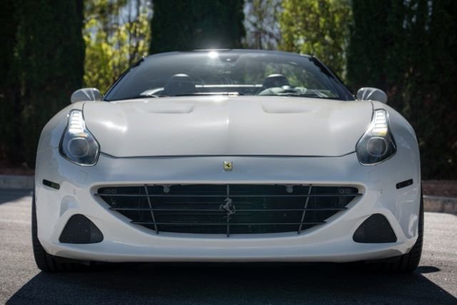Used 2016 Ferrari California T RWD image 26