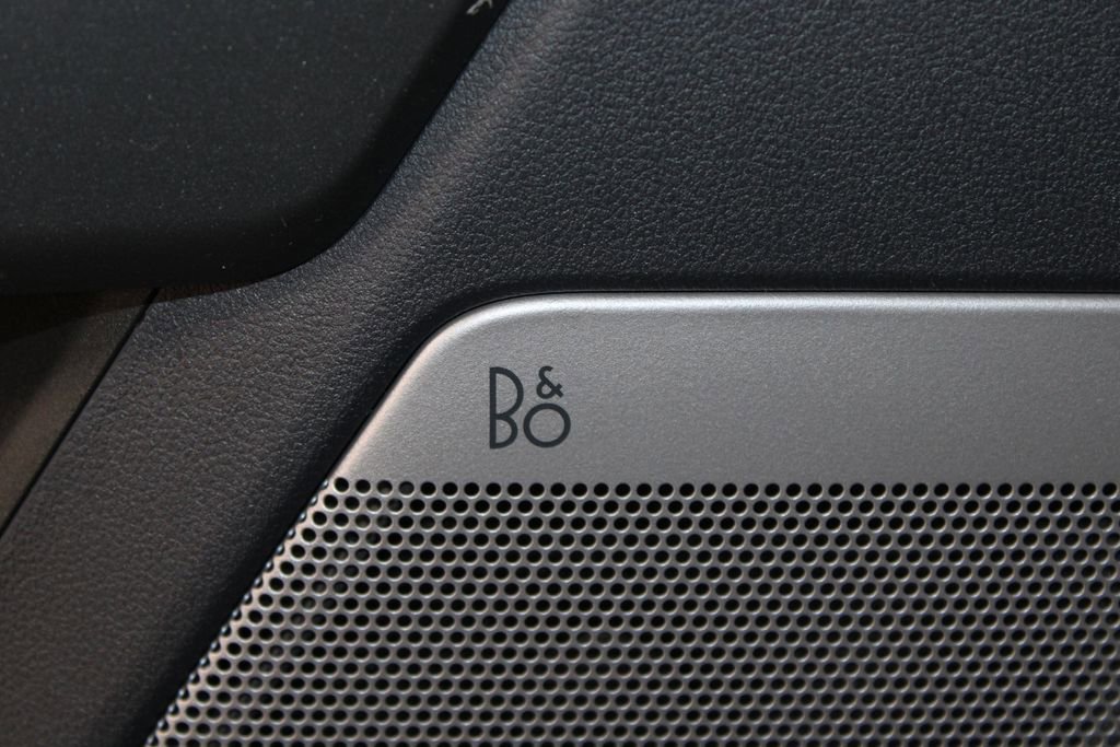 New 2026 Ford F250 Lariat w/ Black Appearance Package image 43