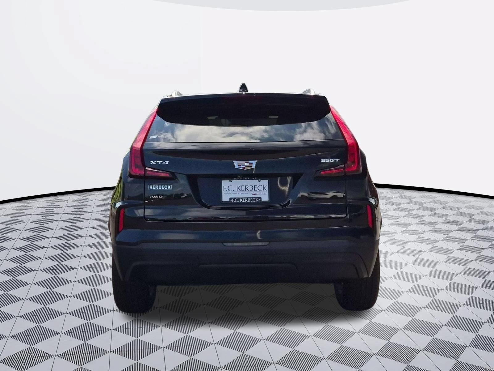 Certified 2024 Cadillac XT4 Luxury w/ Cold Weather Package AWD/4WD image 6