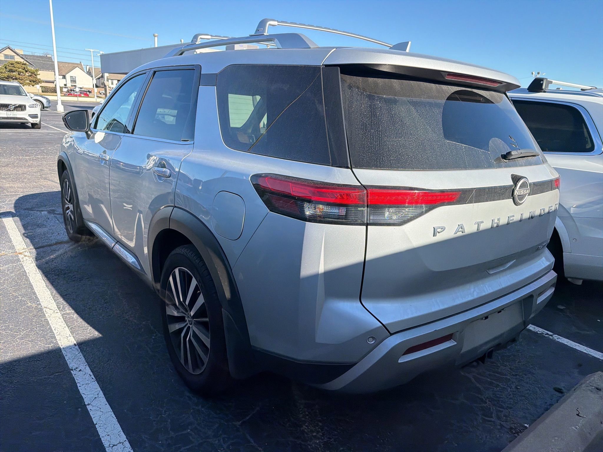 Used 2023 Nissan Pathfinder Platinum w/ Cargo Package image 9