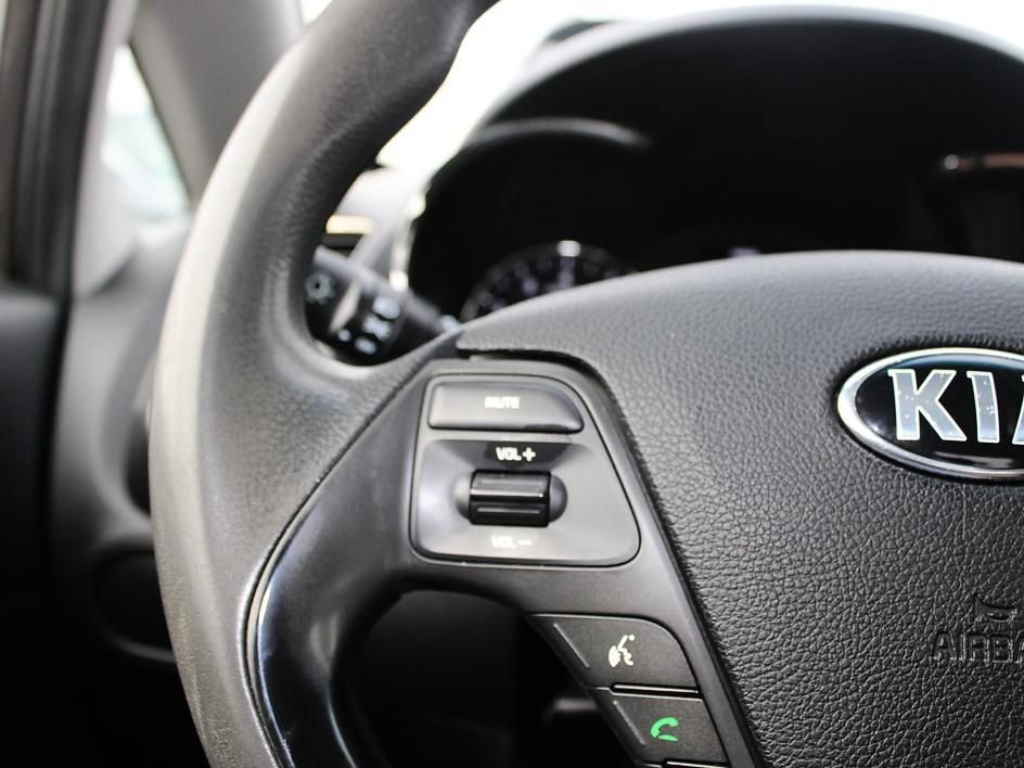 Used 2017 Kia Forte LX image 10