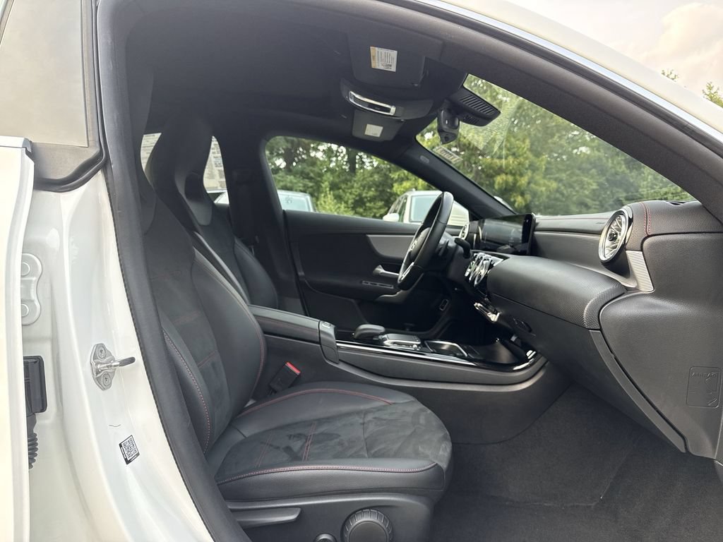 Used 2022 Mercedes-Benz CLA 250 4MATIC image 25