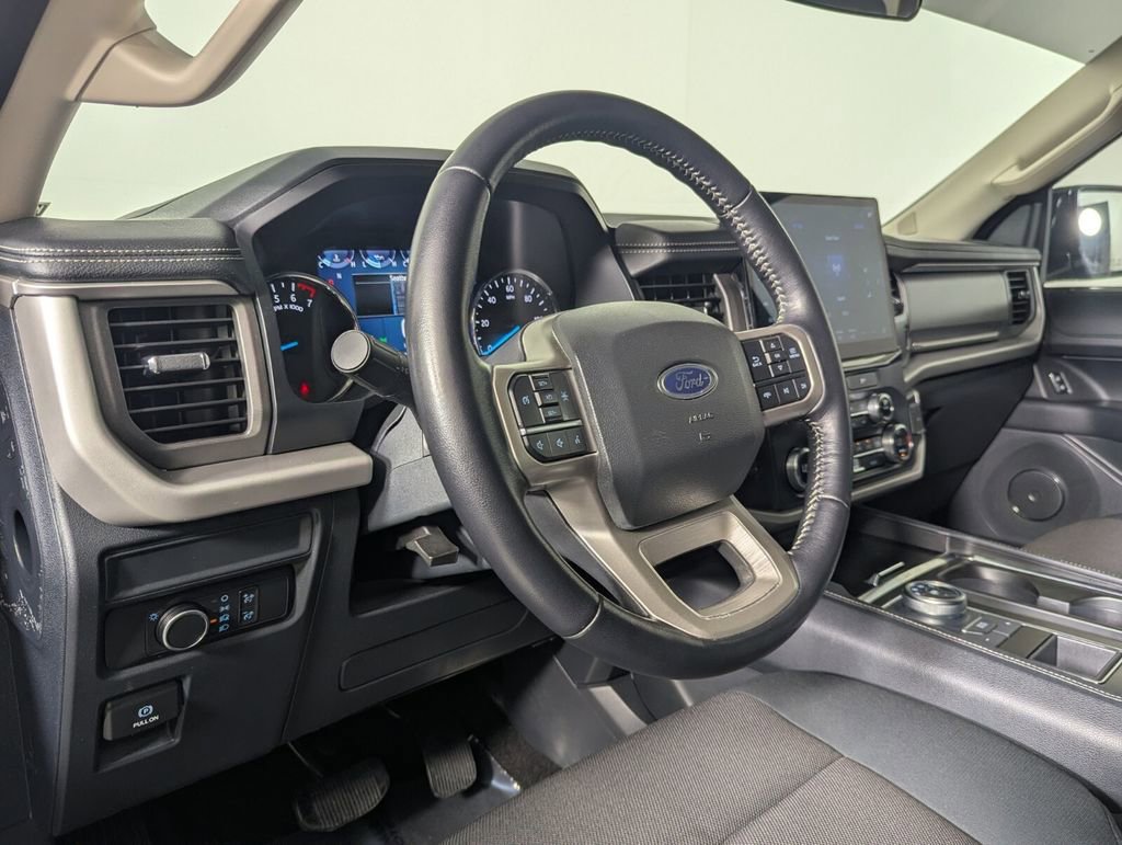 Used 2022 Ford Expedition XL image 11