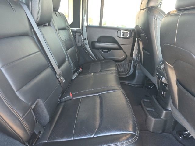 Used 2022 Jeep Wrangler Unlimited Sahara image 33
