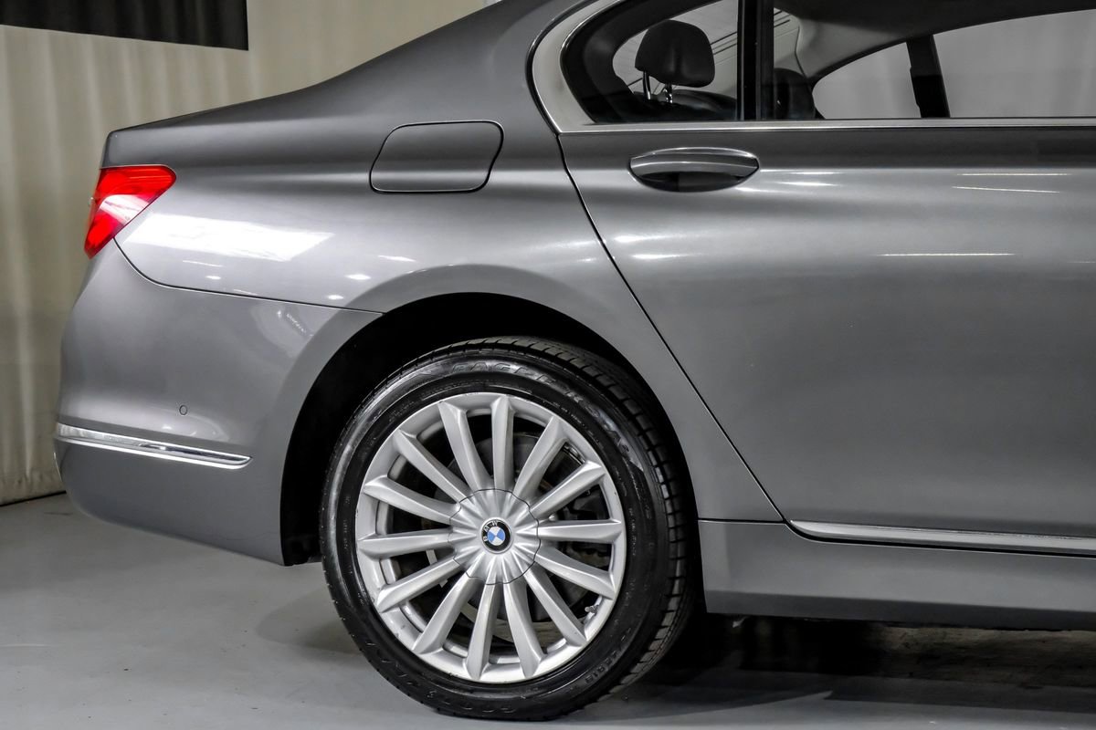 Used 2017 BMW 740i xDrive image 6