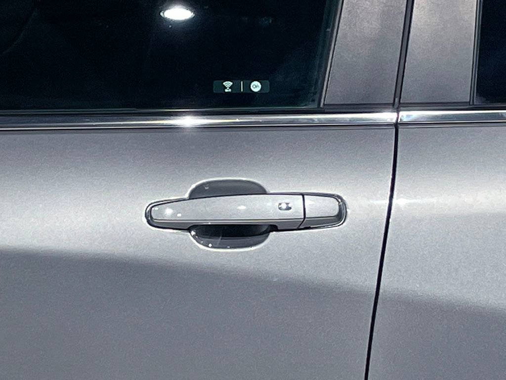 Used 2023 Chevrolet Equinox LT image 16