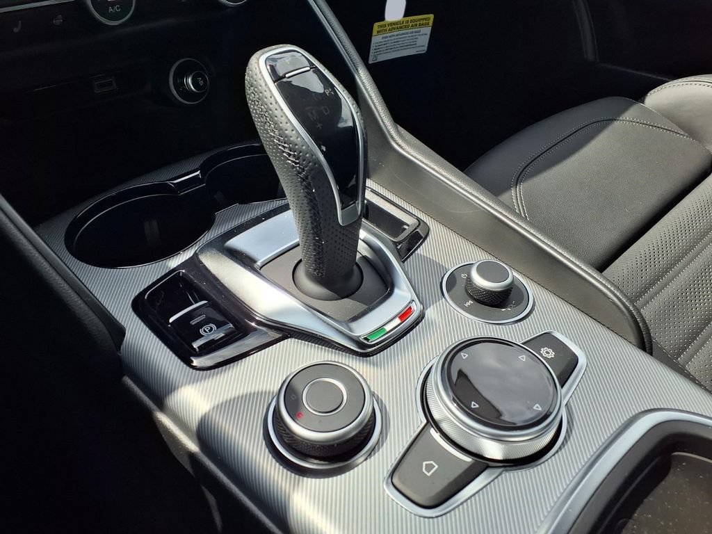 New 2026 Alfa Romeo Giulia w/ Driving Assist Package RWD image 13