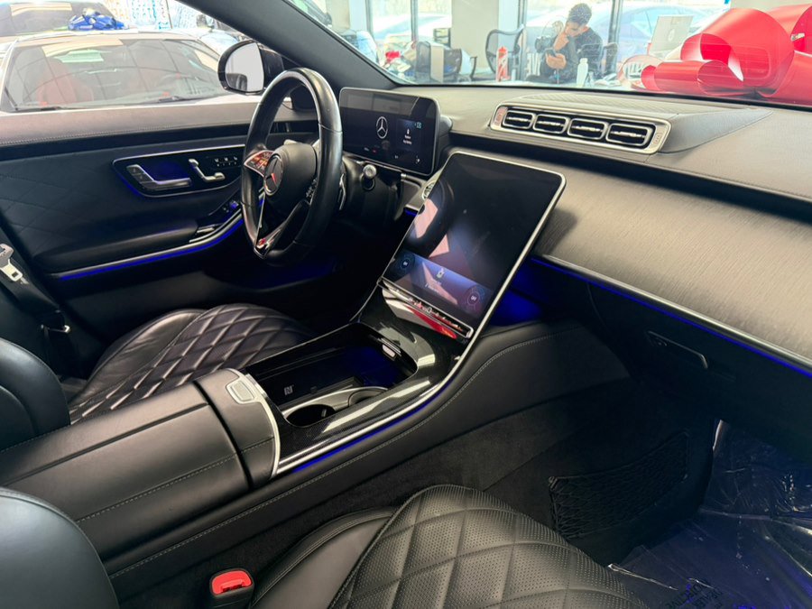 Used 2022 Mercedes-Benz S 580 4MATIC Sedan w/ AMG Line Package image 41