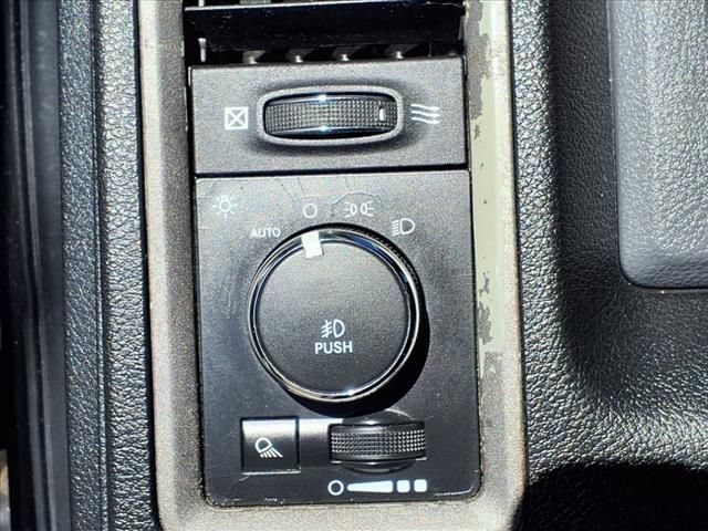 Used 2014 RAM 1500 Express w/ Black Ram 1500 Express Group RWD image 21