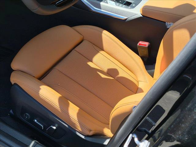 New 2026 BMW 330i Sedan w/ Premium Package RWD image 4