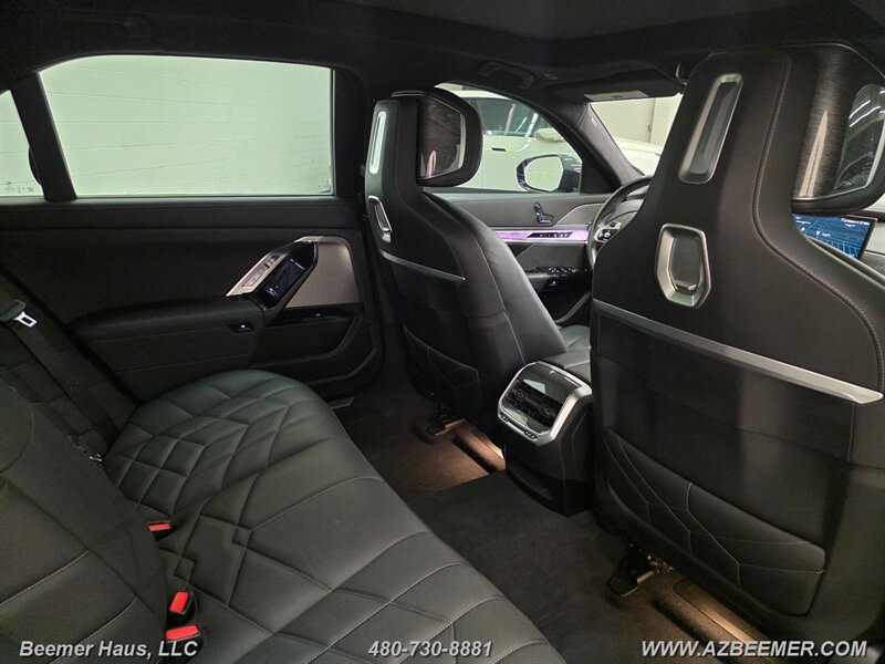 Used 2024 BMW 760i xDrive w/ Executive Package AWD/4WD image 29