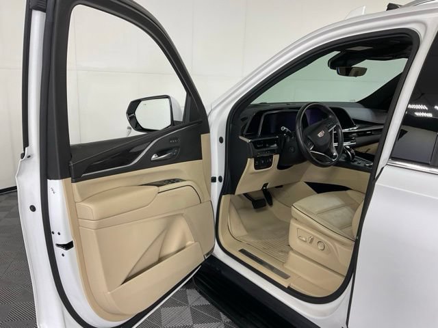 Used 2021 Cadillac Escalade Premium Luxury w/ Performance Package AWD/4WD image 23