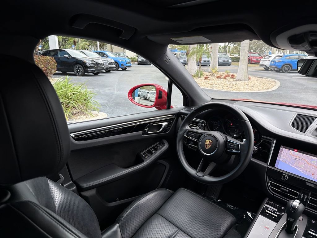 Used 2022 Porsche Macan w/ Premium Package Plus image 15