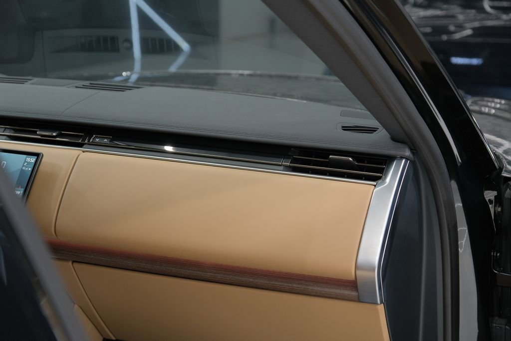 Used 2026 Land Rover Range Rover Long Wheelbase SE image 54