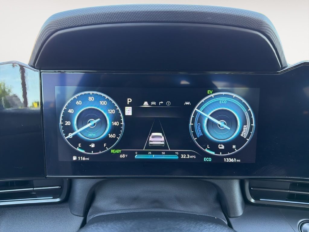 Certified 2025 Hyundai Elantra SEL FWD image 19