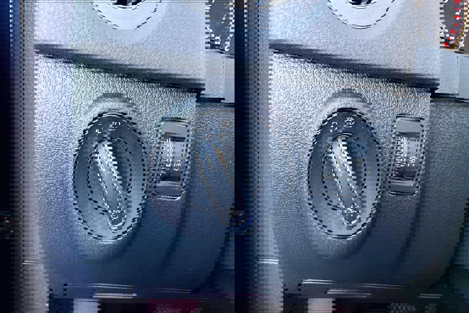 Used 2017 Volkswagen Tiguan Limited image 32