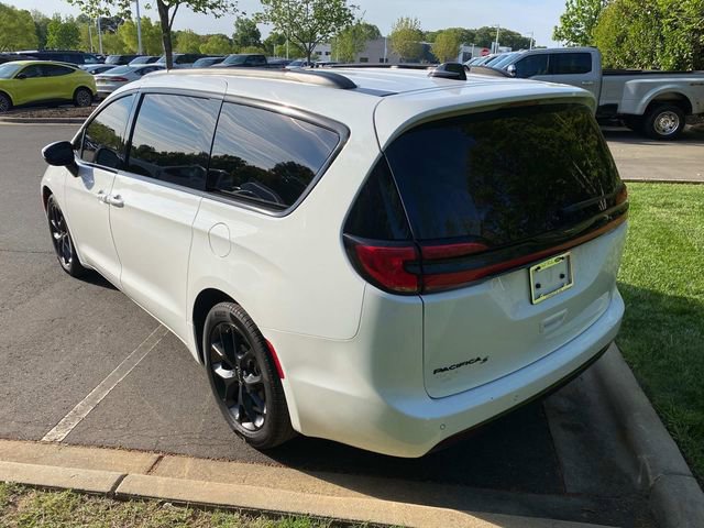 Used 2023 Chrysler Pacifica Touring-L w/ S Appearance Package image 31