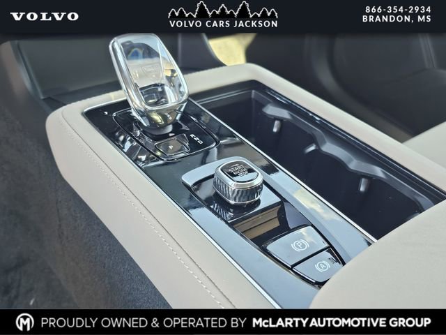 New 2026 Volvo XC90 B6 Plus w/ Protection Package Premier image 25