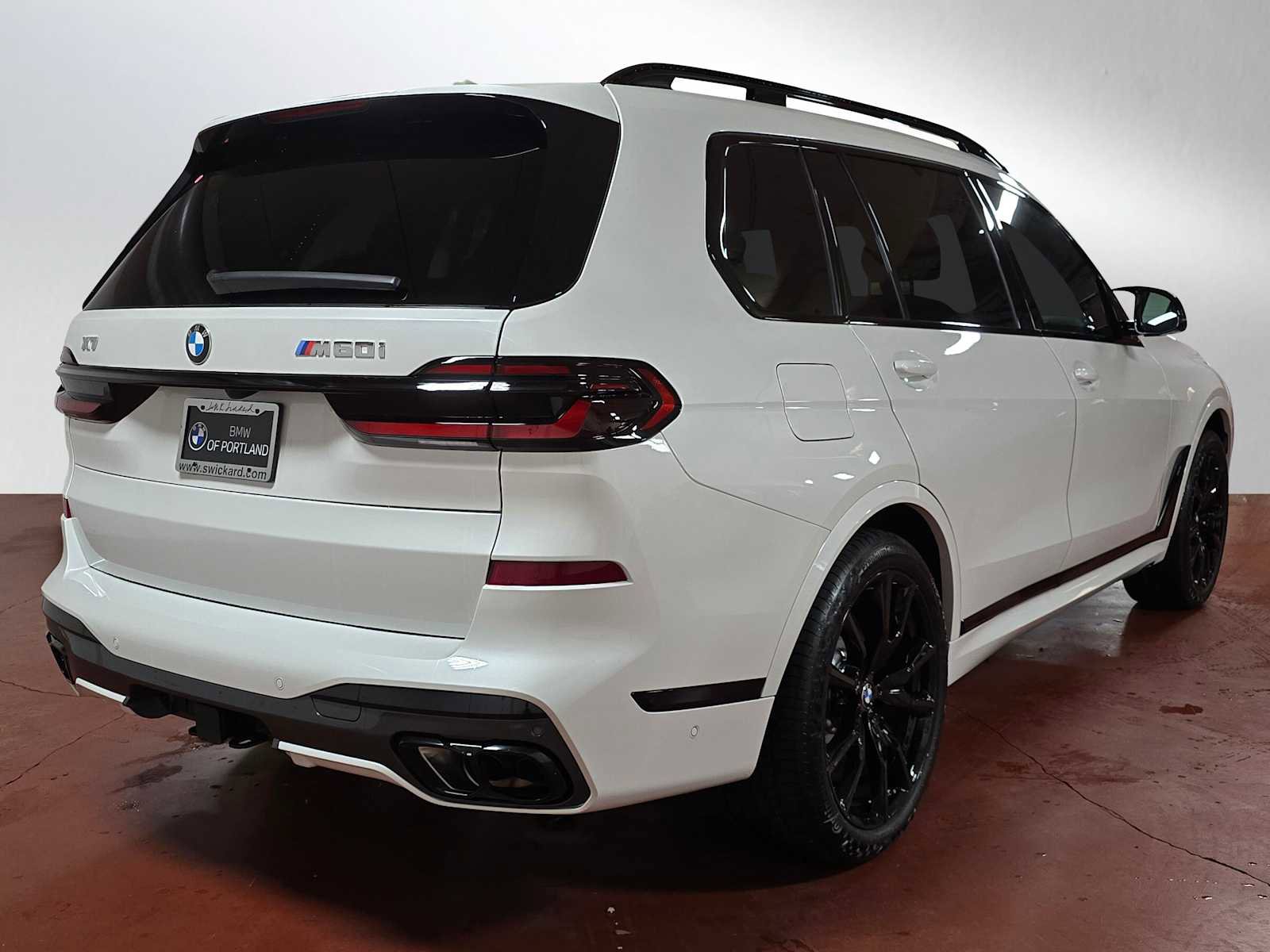 New 2026 BMW X7 M60i image 3
