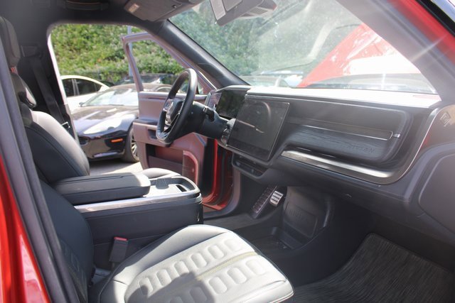 Used 2023 Rivian R1S Adventure image 20