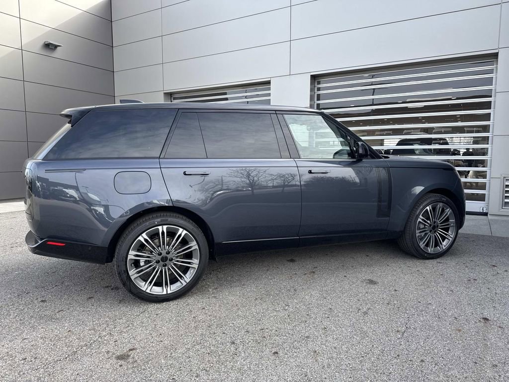 New 2026 Land Rover Range Rover Long Wheelbase SE image 7