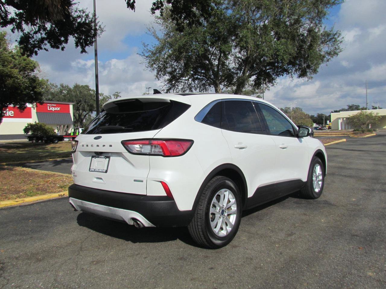 Used 2020 Ford Escape SE FWD image 10