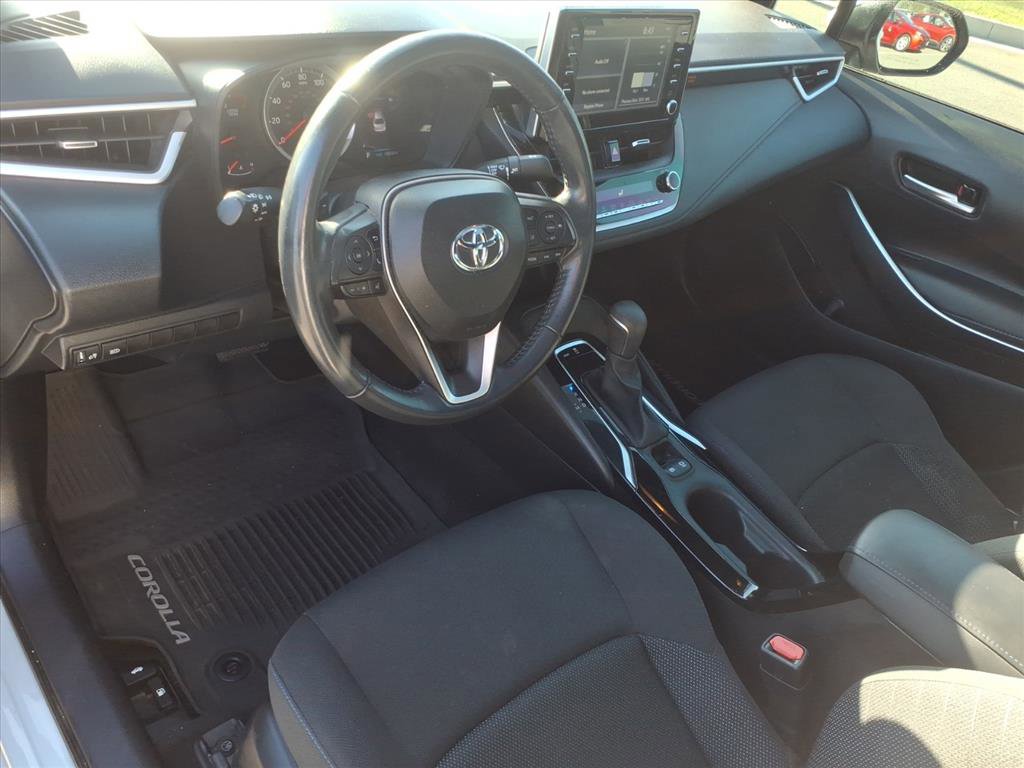 Used 2020 Toyota Corolla SE w/ SE Premium Package FWD image 6