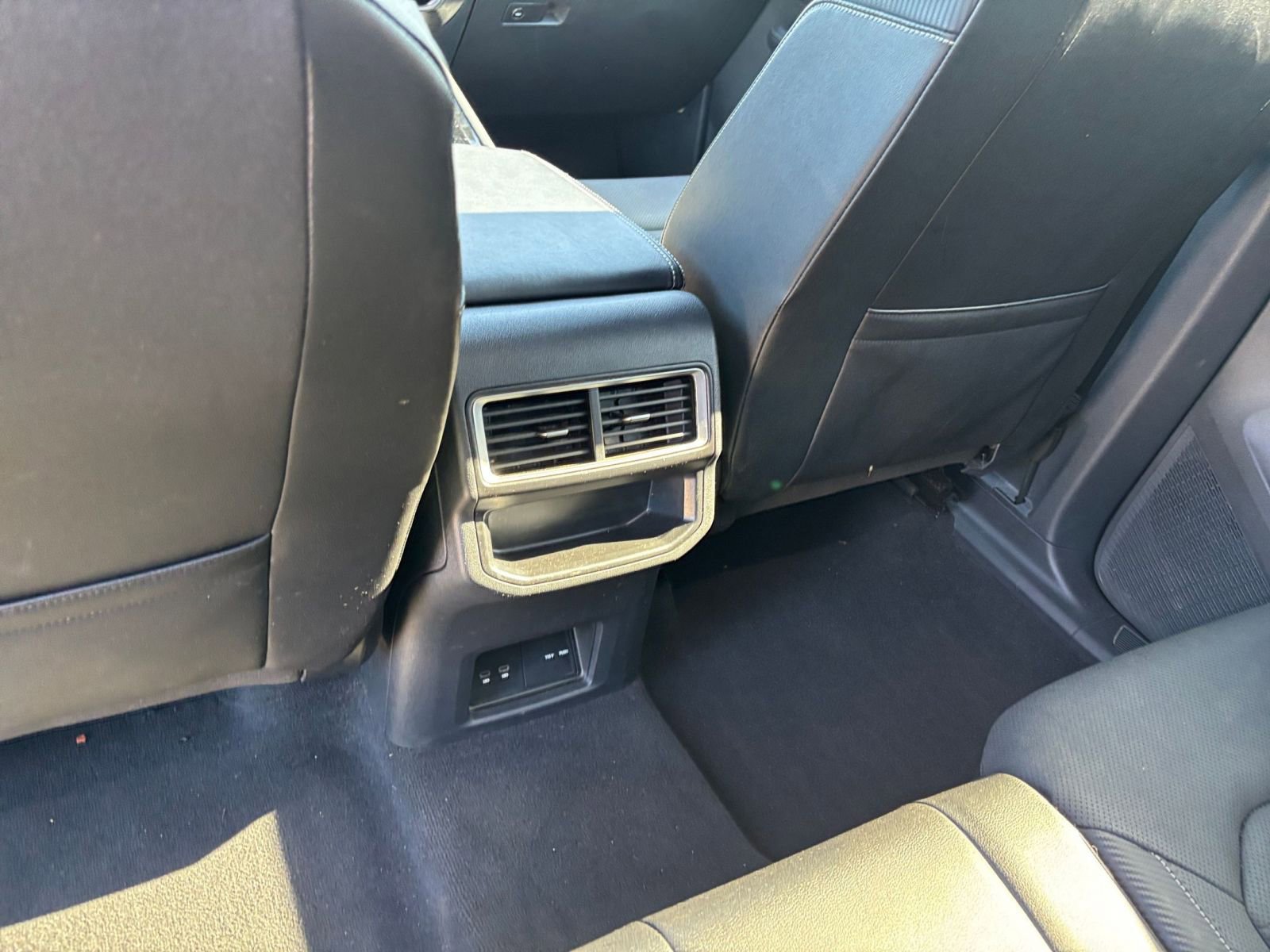 Used 2025 Volkswagen Atlas Cross Sport SE image 25