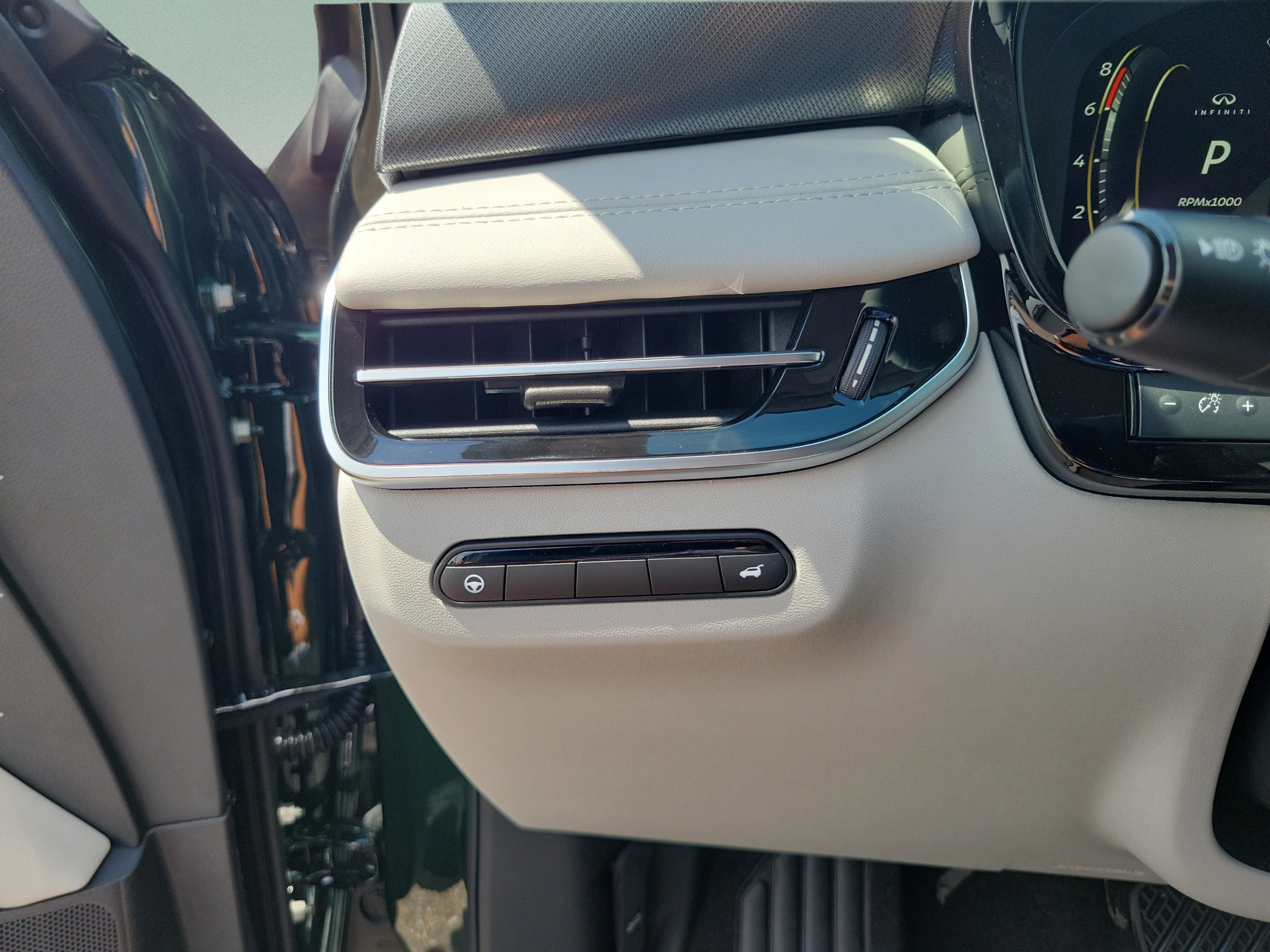 New 2027 INFINITI QX60 Luxe w/ Cargo Package FWD image 13