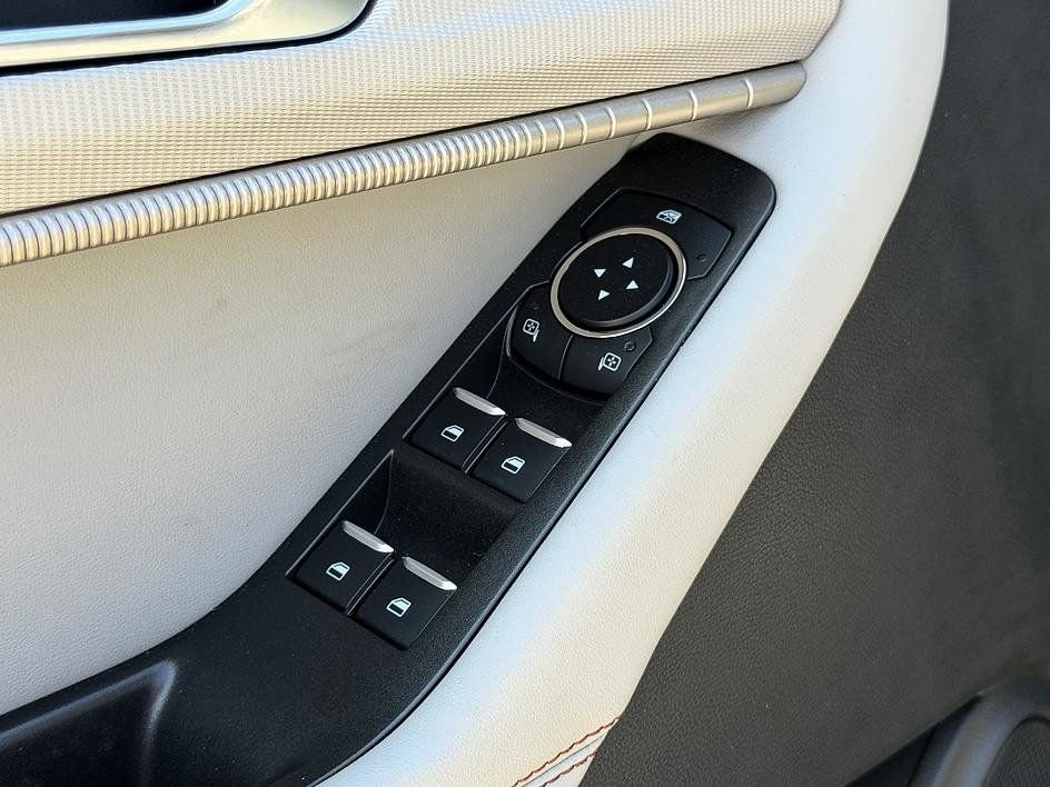 Used 2025 Ford Explorer Active w/ Active Comfort Package image 23