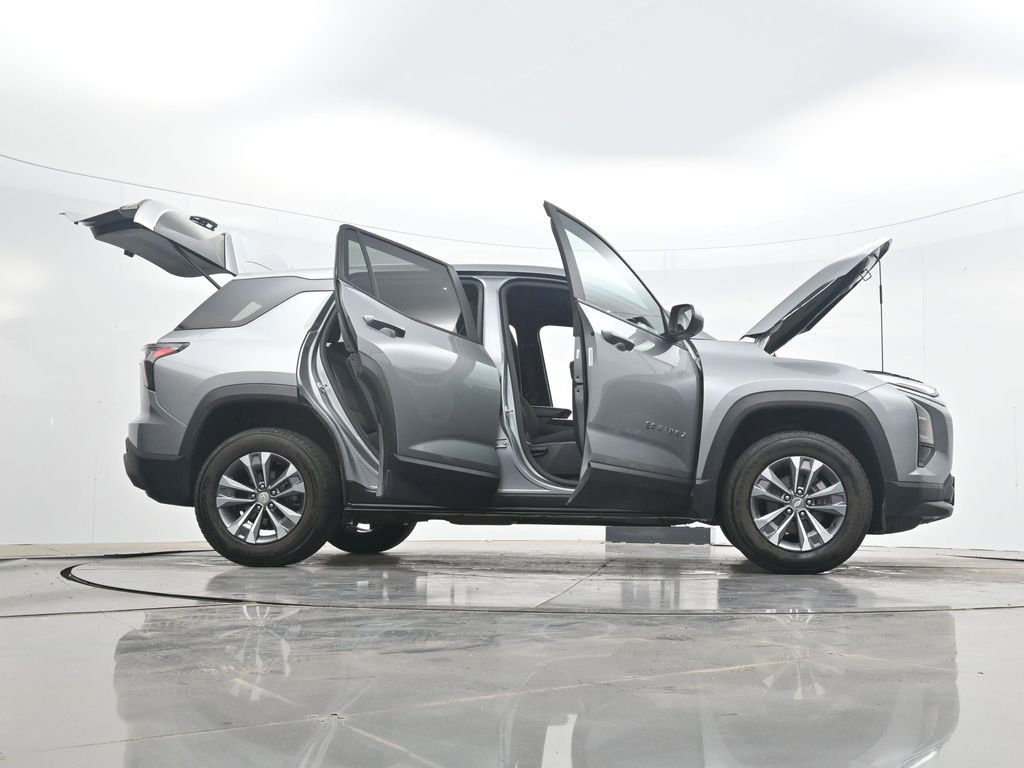 Used 2025 Chevrolet Equinox LT FWD image 42