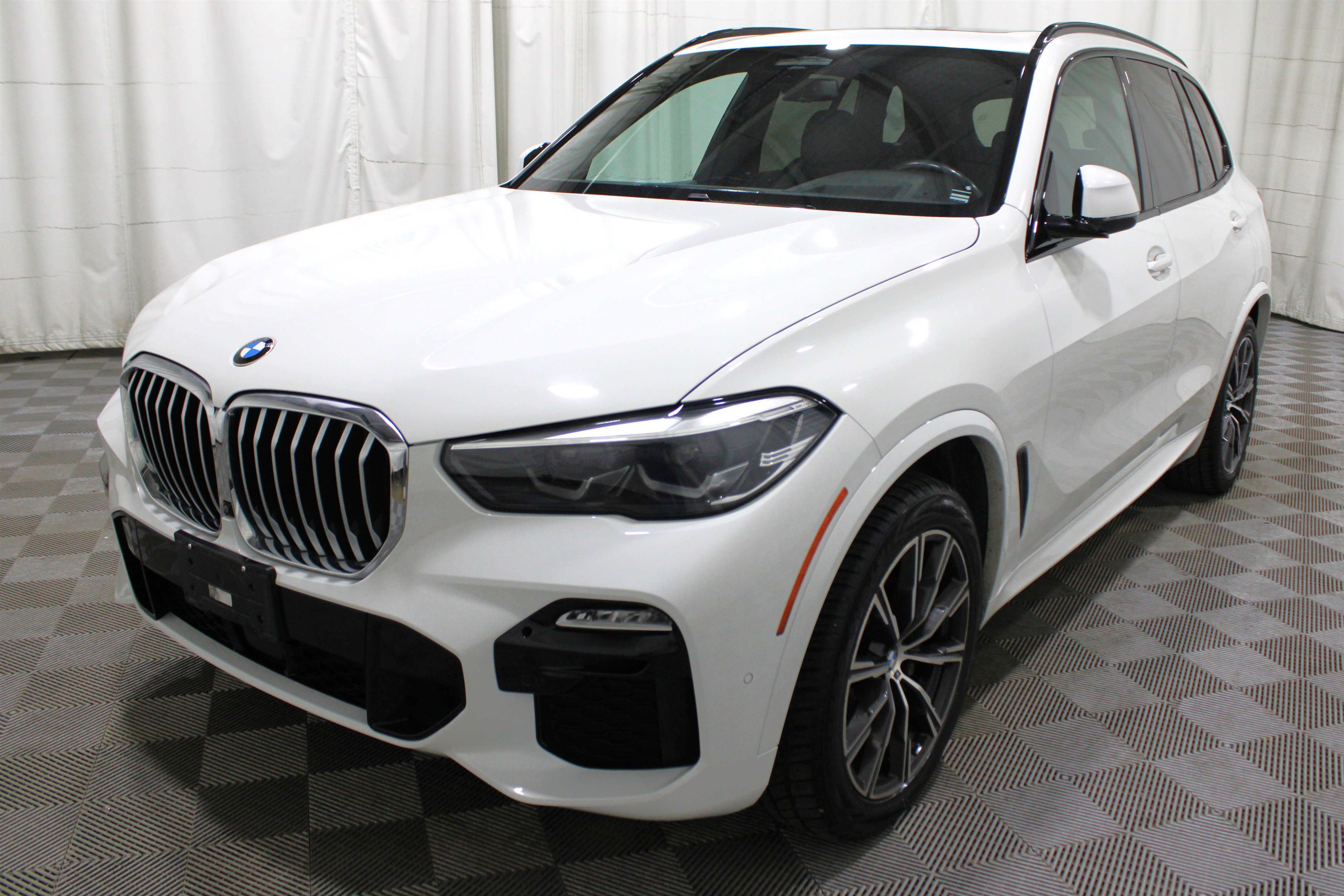 Used 2019 BMW X5 xDrive40i w/ M Sport Package image 34