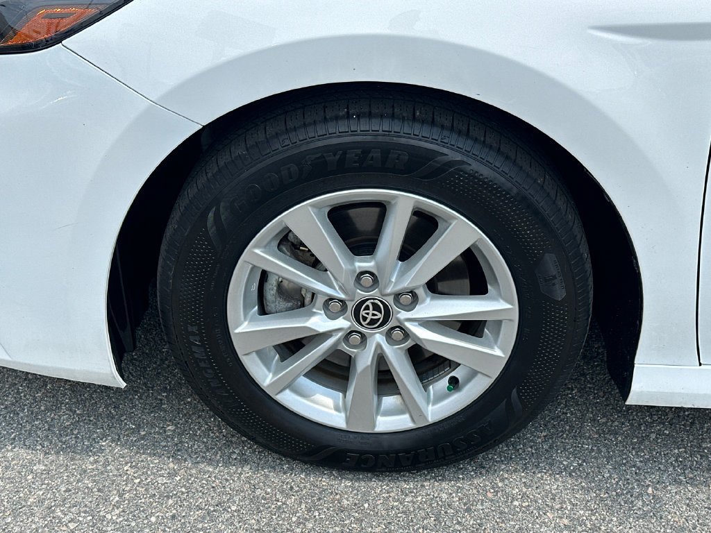 Used 2025 Toyota Camry LE FWD image 11