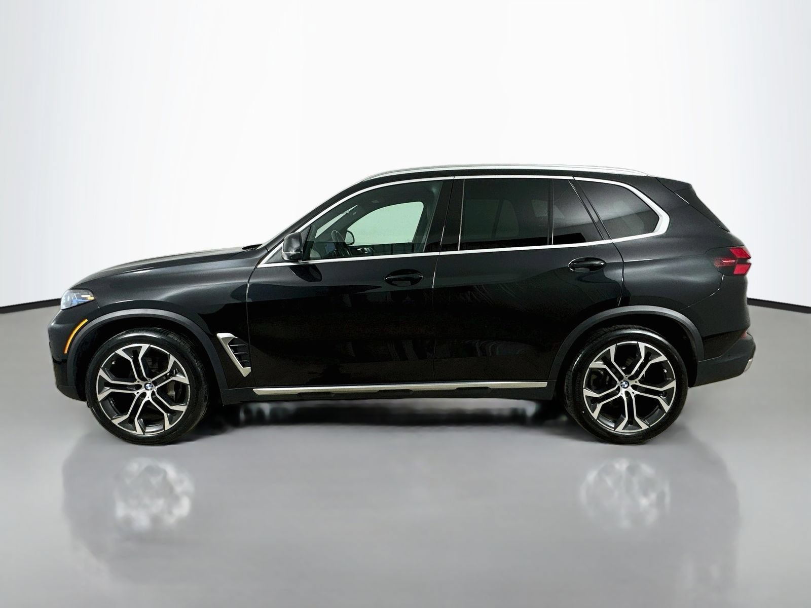 Used 2025 BMW X5 xDrive40i AWD/4WD image 8