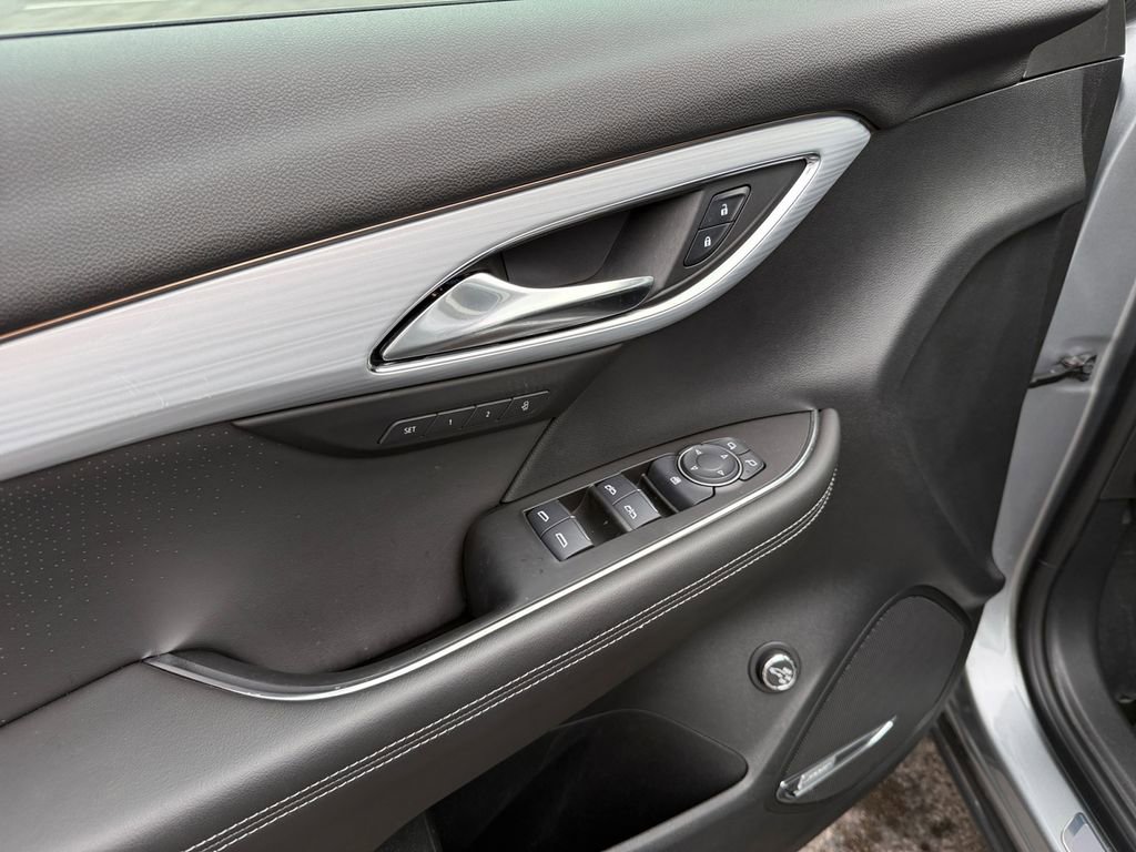 Used 2024 Buick Envision Avenir image 21