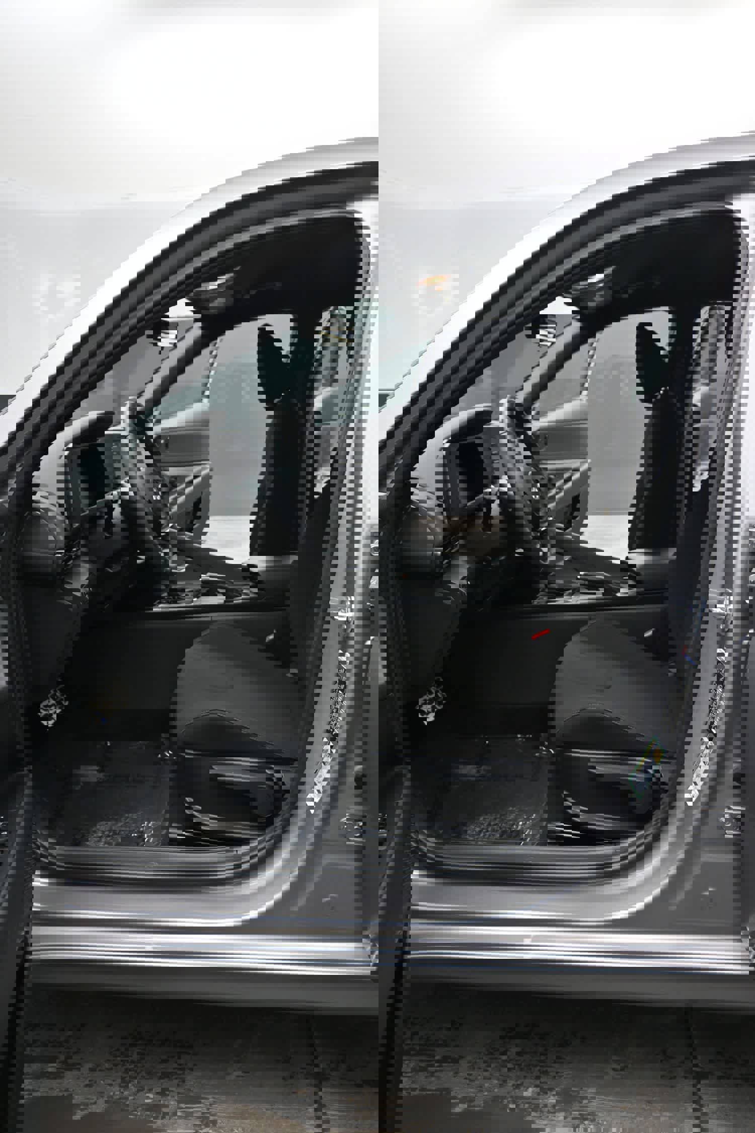 Certified 2025 Hyundai Elantra Sport image 25