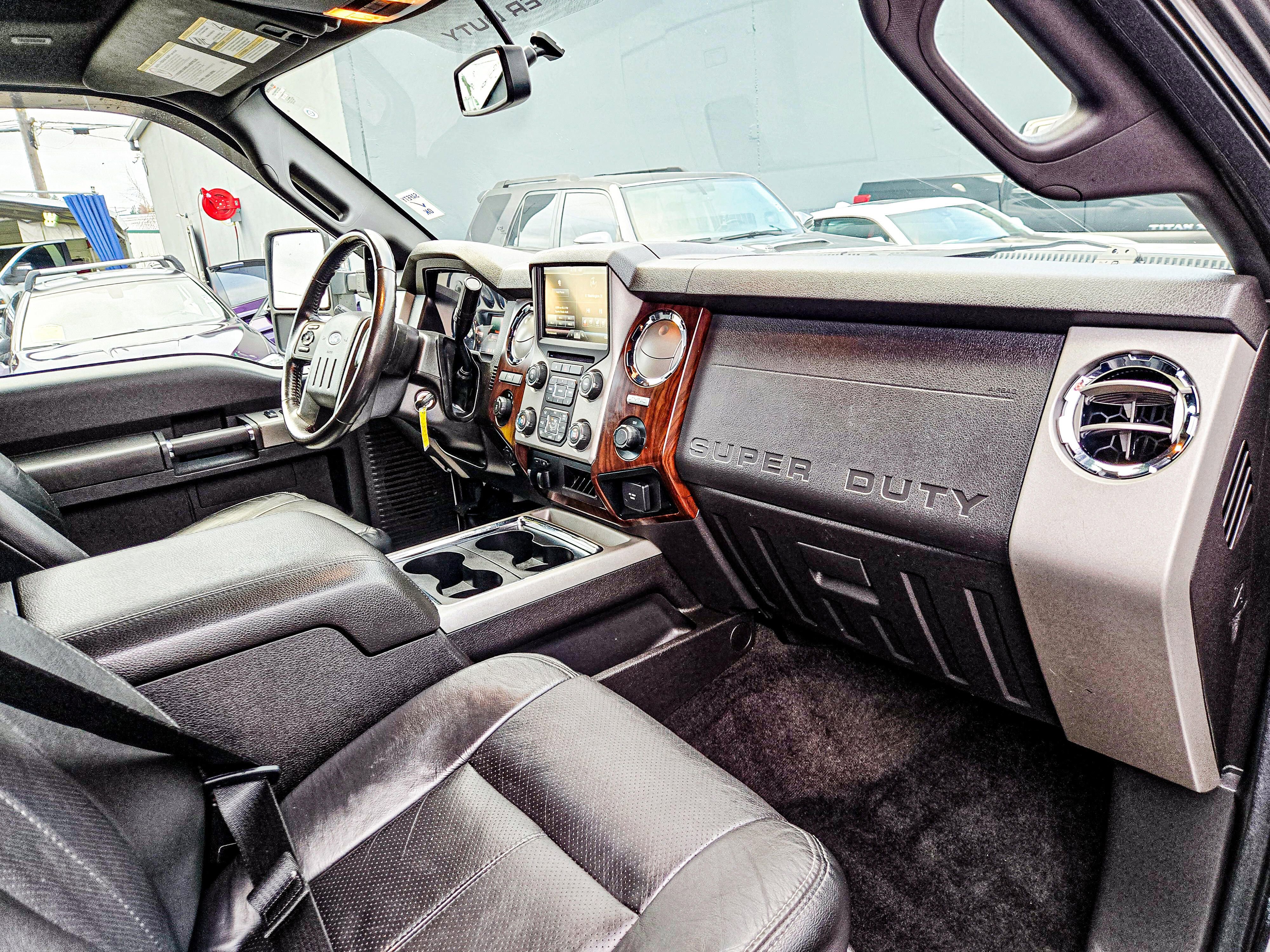 Used 2016 Ford F250 Lariat w/ Lariat Ultimate Package image 13