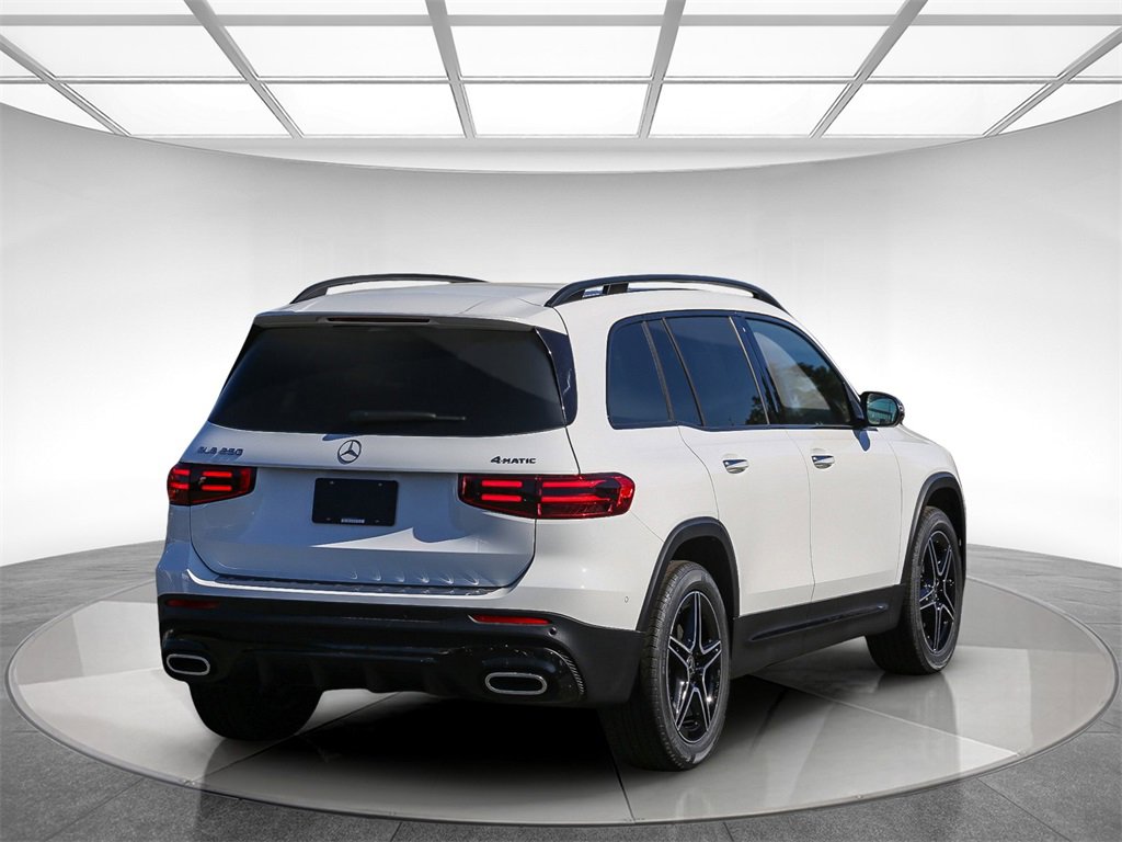 Used 2024 Mercedes-Benz GLB 250 4MATIC image 4