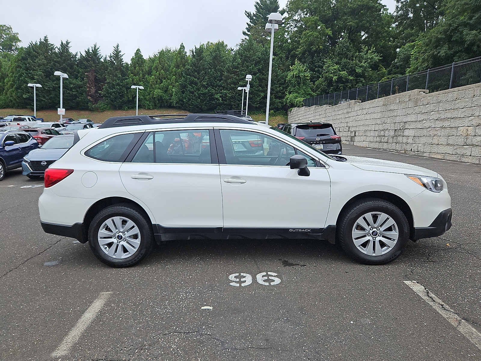 Used 2017 Subaru Outback 2.5i AWD/4WD image 7