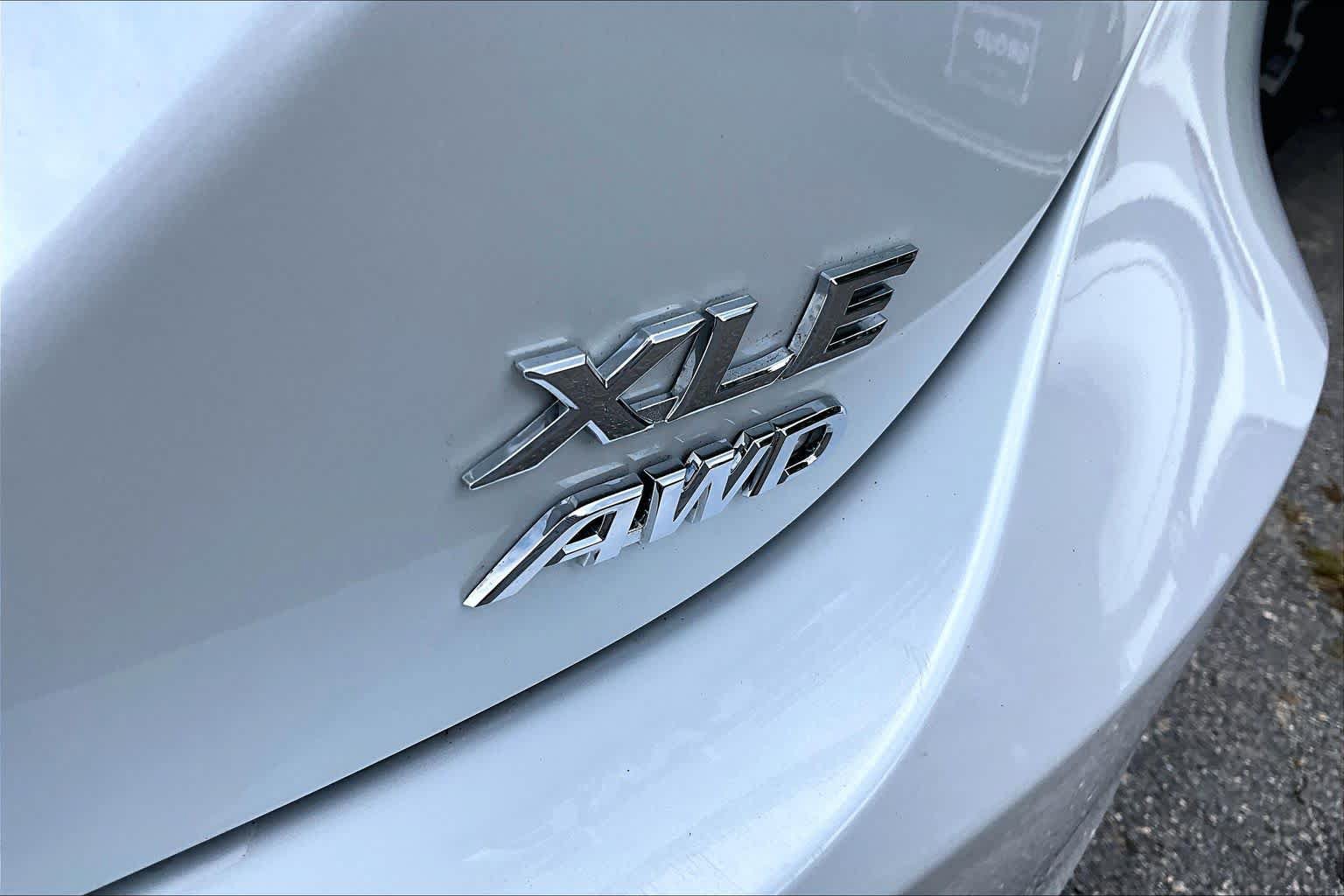 Certified 2022 Toyota Camry XLE AWD/4WD image 10