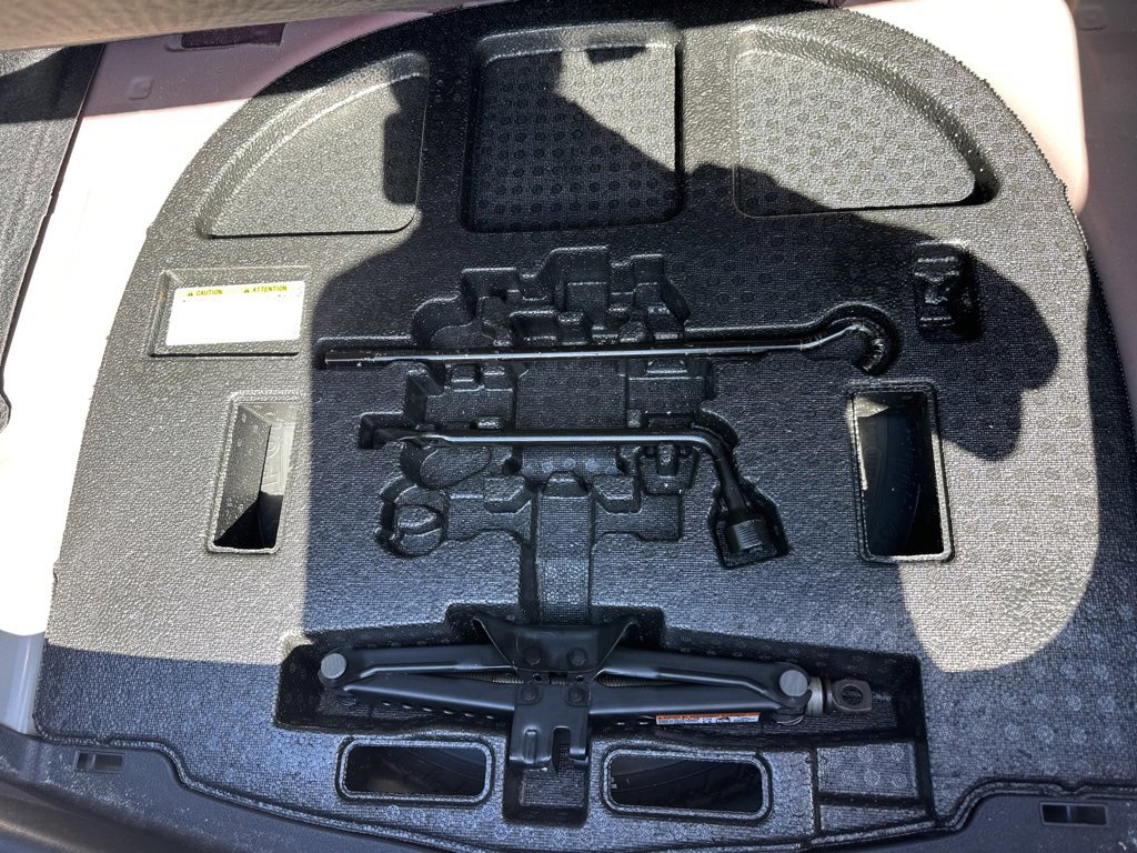 Used 2025 Toyota Camry LE image 11