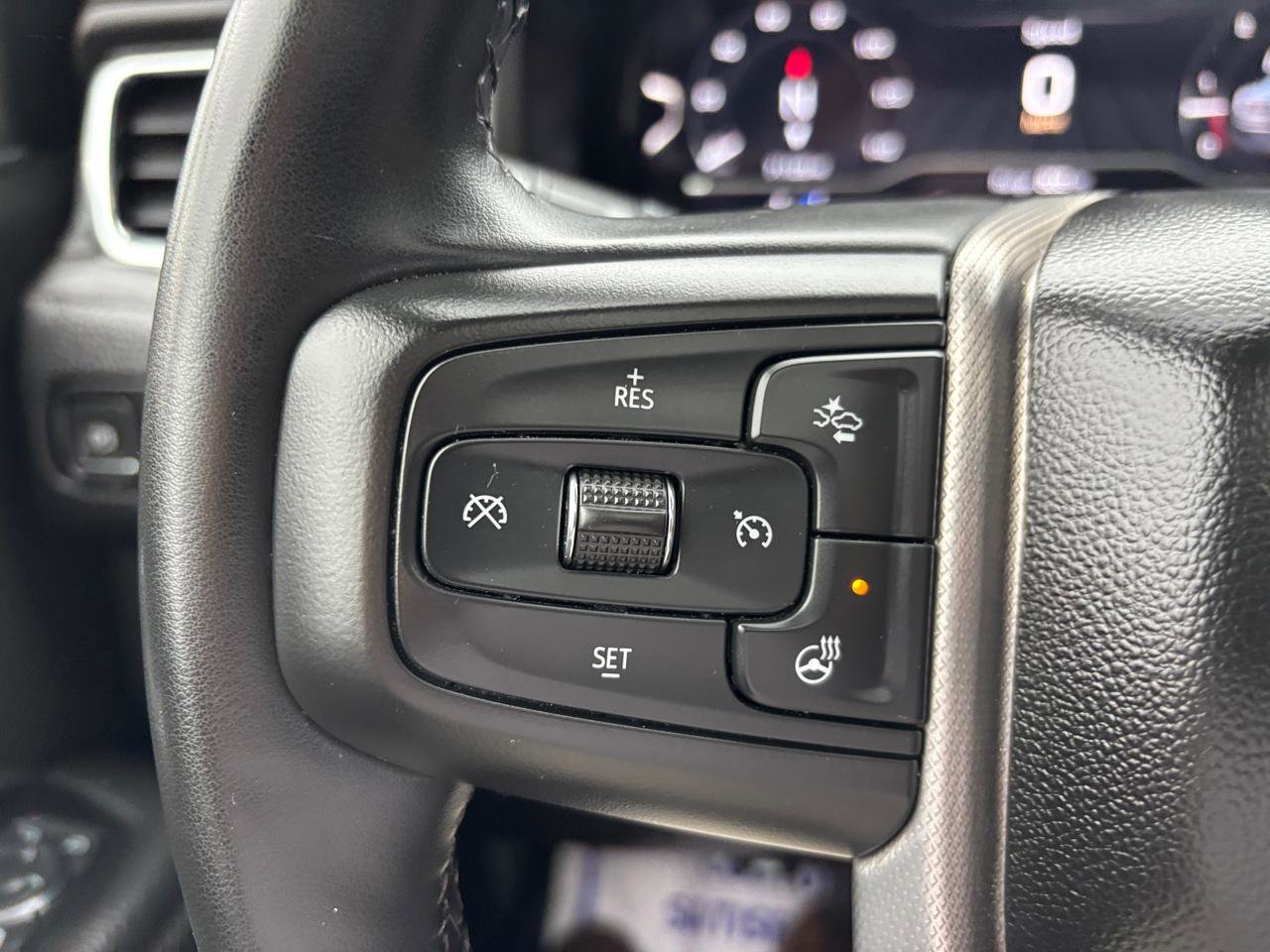 Used 2023 GMC Yukon XL Denali AWD/4WD image 19