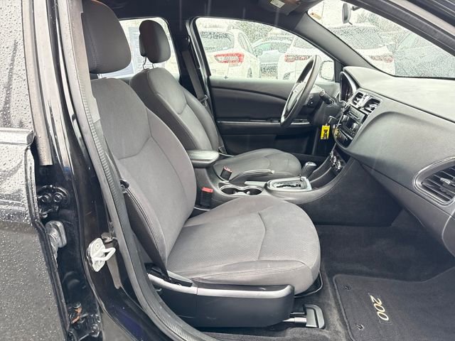 Used 2013 Chrysler 200 LX image 10