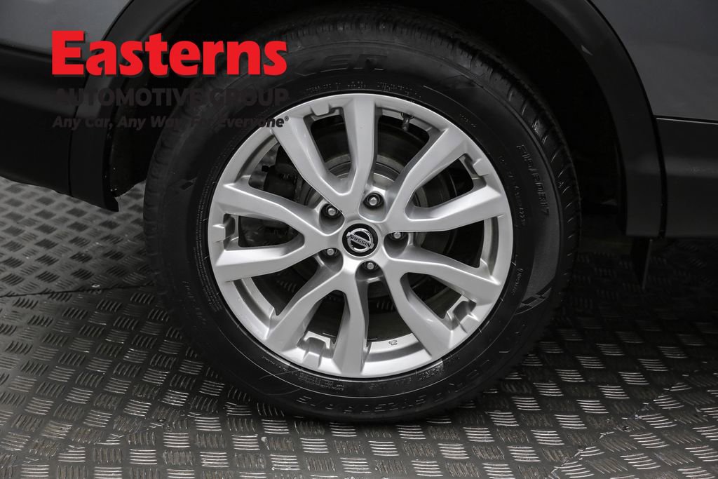 Used 2021 Nissan Rogue Sport S image 29