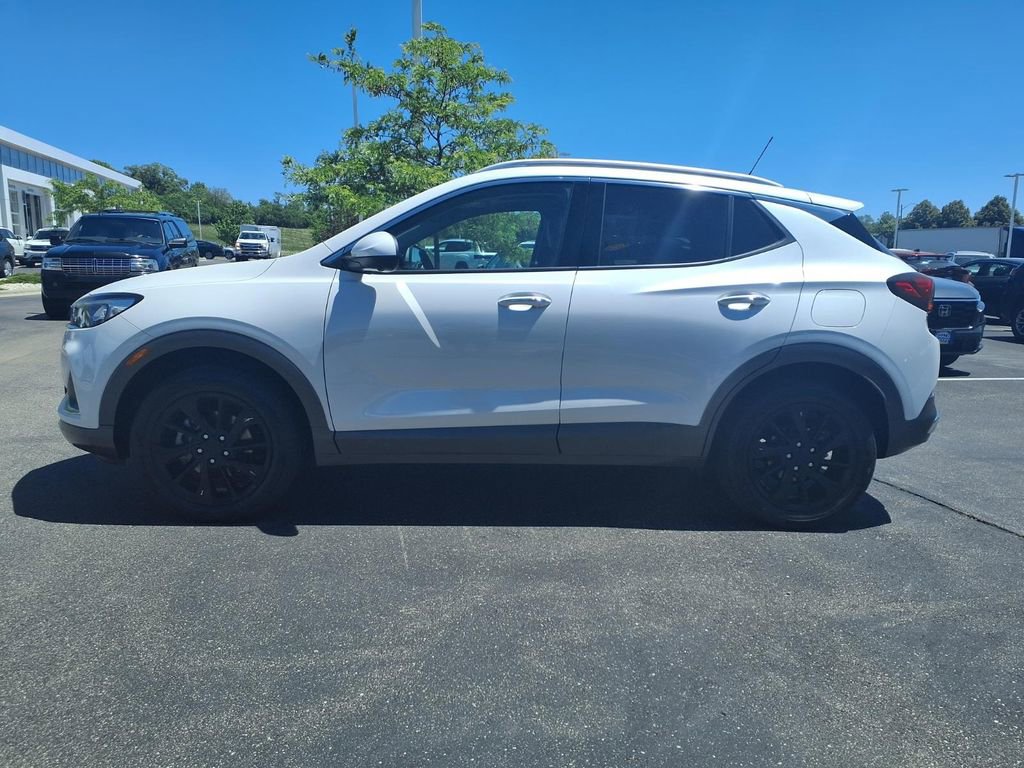 Certified 2021 Buick Encore GX Essence w/ Advanced Technology Package AWD/4WD image 2