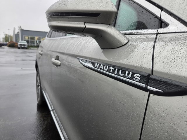 Used 2023 Lincoln Nautilus Reserve AWD/4WD image 42