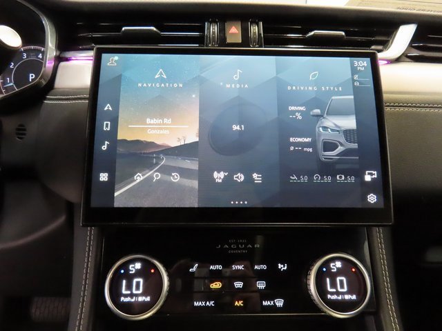 Used 2024 Jaguar F-PACE R-Dynamic S image 27