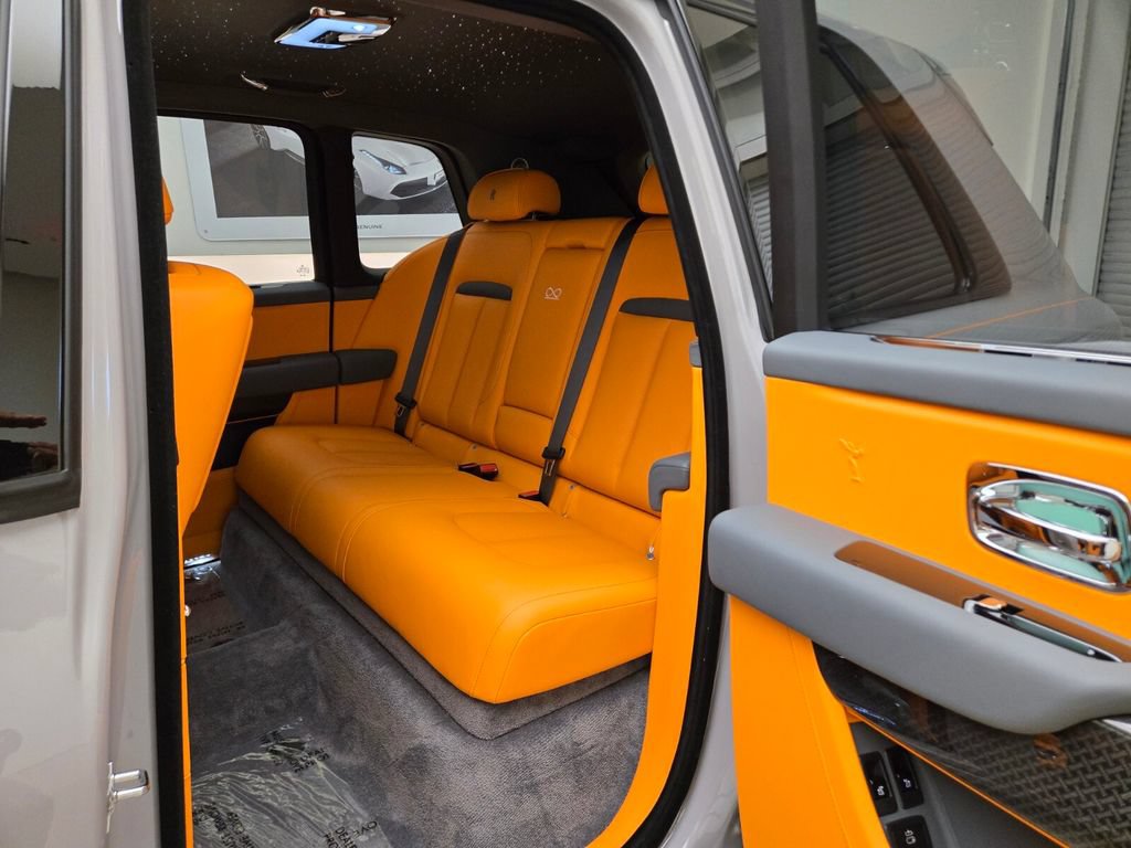 New 2027 Rolls-Royce Cullinan Black Badge AWD/4WD image 15