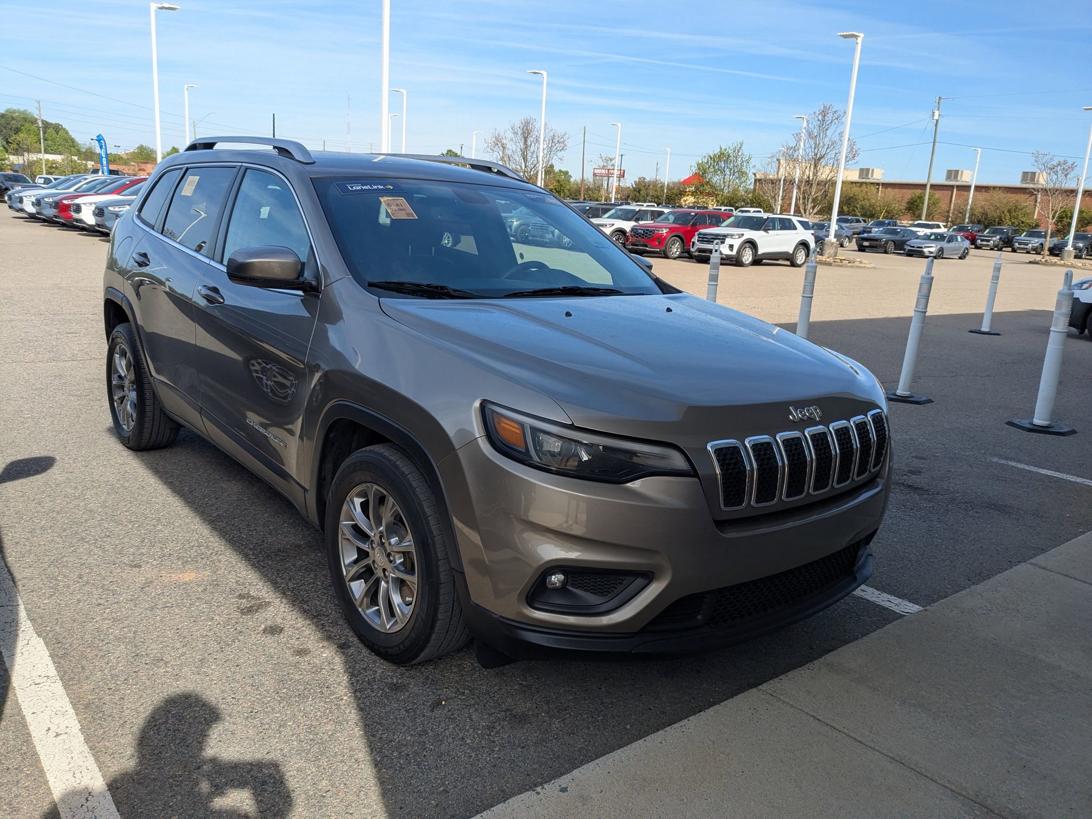 Used 2019 Jeep Cherokee Latitude Plus w/ Comfort/Convenience Group